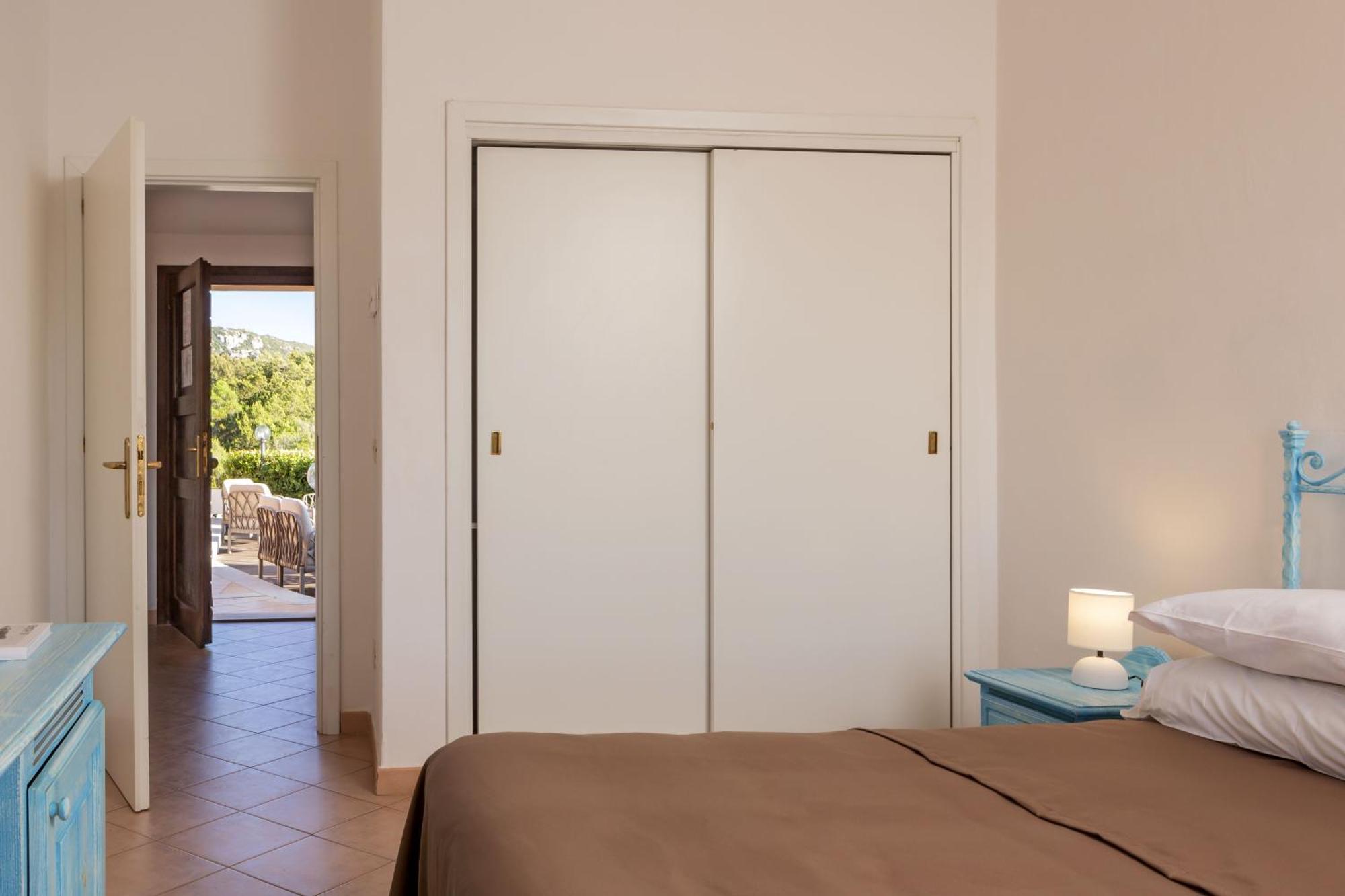 Hotel Sole Mare Baja Sardinia Exterior foto
