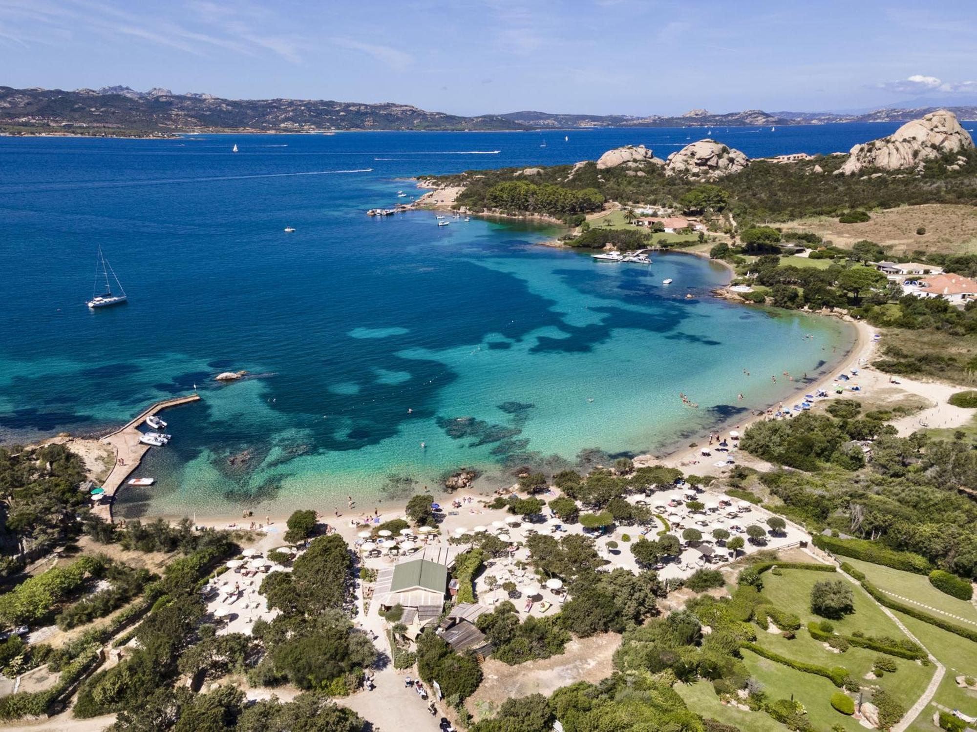 Hotel Sole Mare Baja Sardinia Exterior foto